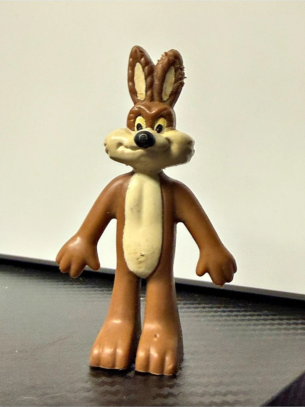 Vintage 1988 Arby’s Wile E Coyote Looney Tunes 3” Figure